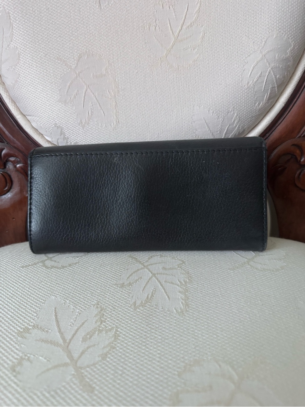 Michael Kors Black Leather Wallet with Gold MK Emblem - Picture 2 of 3